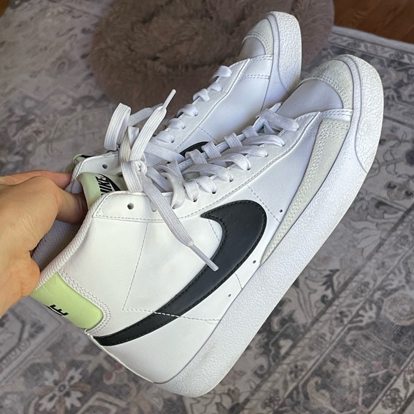 Nike Blazers Mid women’s size 7 / youth size 5.5 - Picture 4 of 11